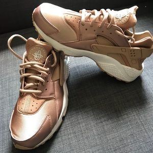 Nike Air Huarache, Rose Gold, Womens size 9.5